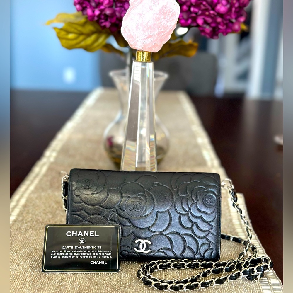 AUTHENTIC CHANEL CAMELLIA WALLET ON CHAIN LAMBSKIN